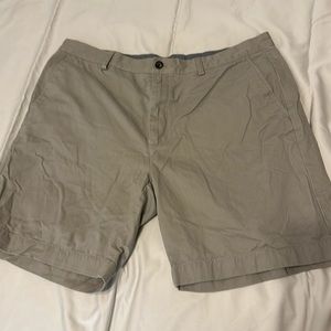 Amazon Essentials men’s khaki short size 40, never worn